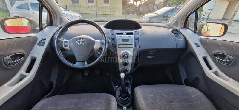 Toyota Yaris 1.0 vvti luna