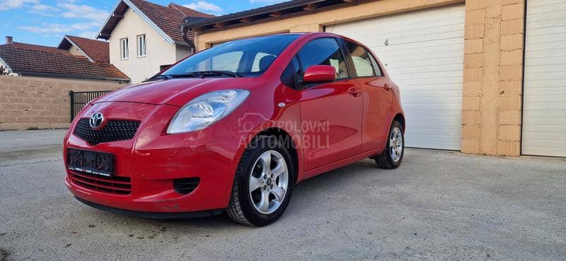 Toyota Yaris 1.0 vvti luna