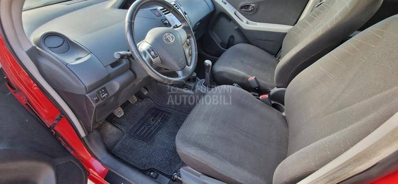 Toyota Yaris 1.0 vvti luna