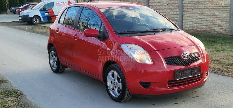 Toyota Yaris 1.0 vvti luna