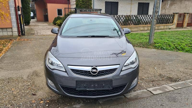 Opel Astra J 