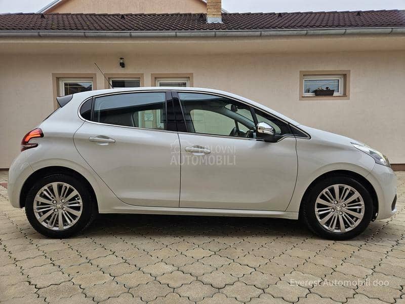 Peugeot 208 1.6 HDi PERLA ALLURE