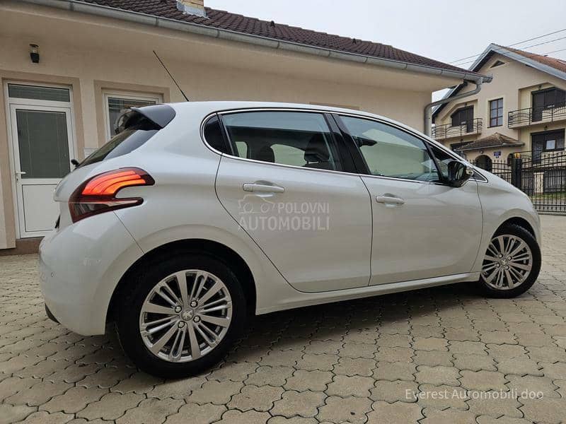 Peugeot 208 1.6 HDi PERLA ALLURE