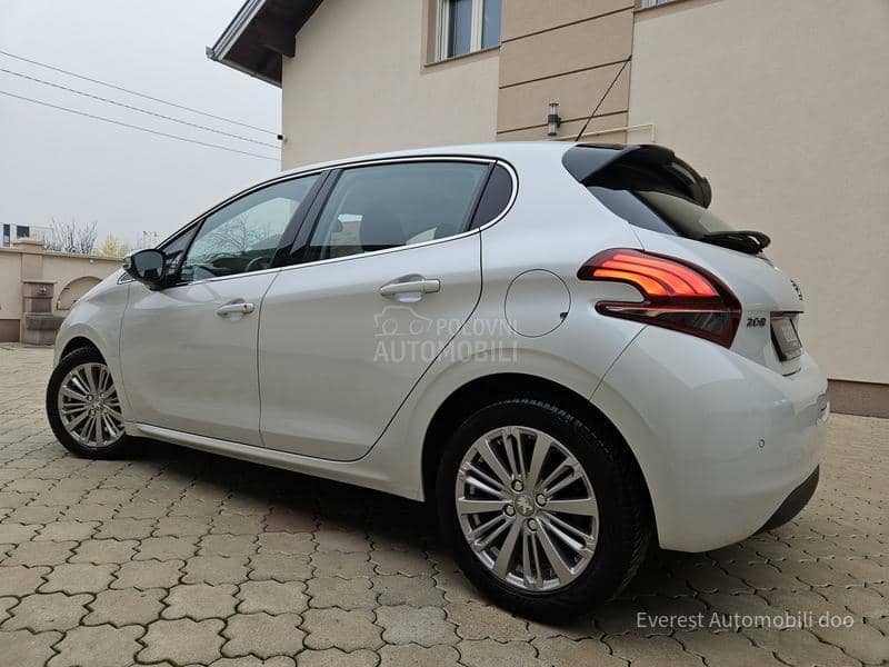 Peugeot 208 1.6 HDi PERLA ALLURE