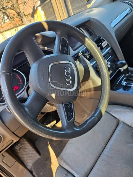 Audi Q7 3000