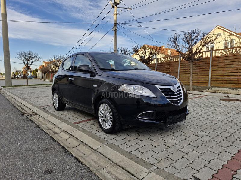 Lancia Ypsilon 1.2b-p l i n ecochic