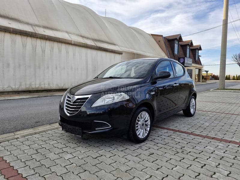 Lancia Ypsilon 1.2b-p l i n ecochic