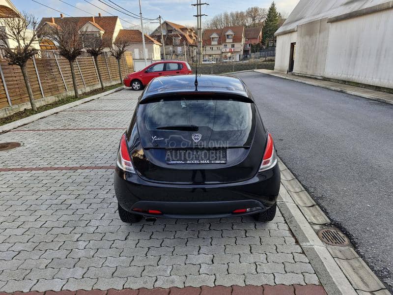 Lancia Ypsilon 1.2b-p l i n ecochic