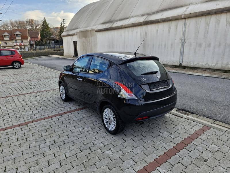 Lancia Ypsilon 1.2b-p l i n ecochic