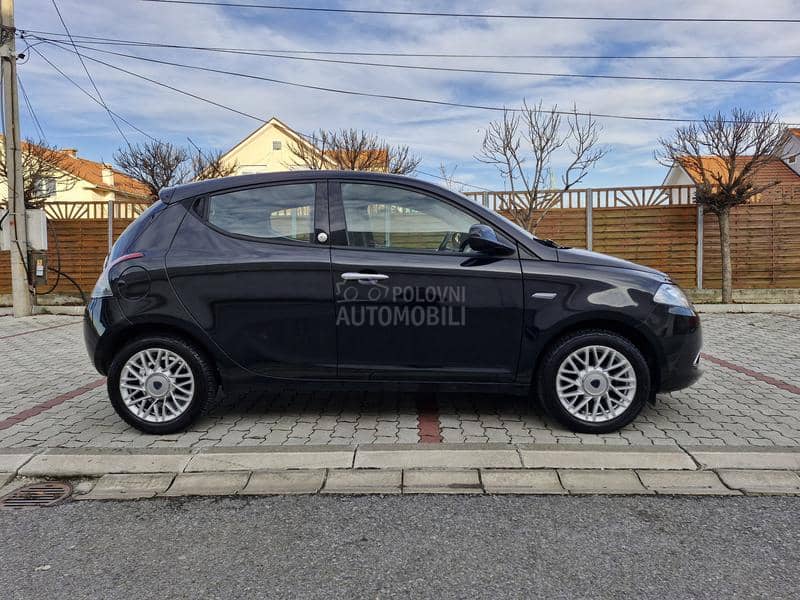 Lancia Ypsilon 1.2b-p l i n ecochic