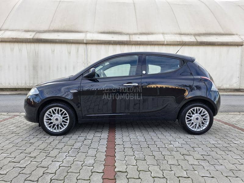 Lancia Ypsilon 1.2b-p l i n ecochic