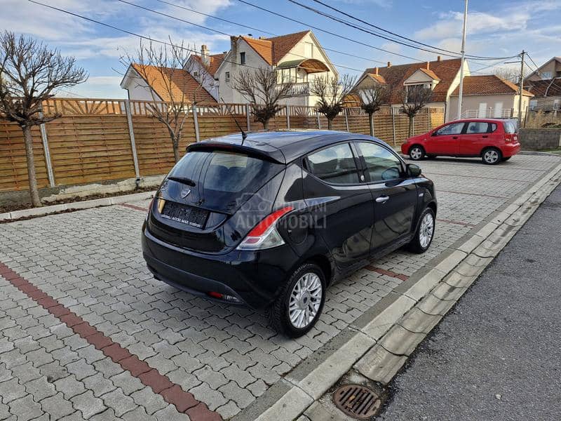 Lancia Ypsilon 1.2b-p l i n ecochic