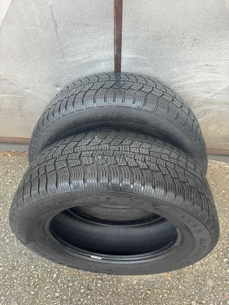 General 215/60 R16 Zimska