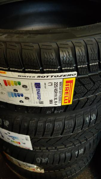 Pirelli 225/45 R19 Zimska