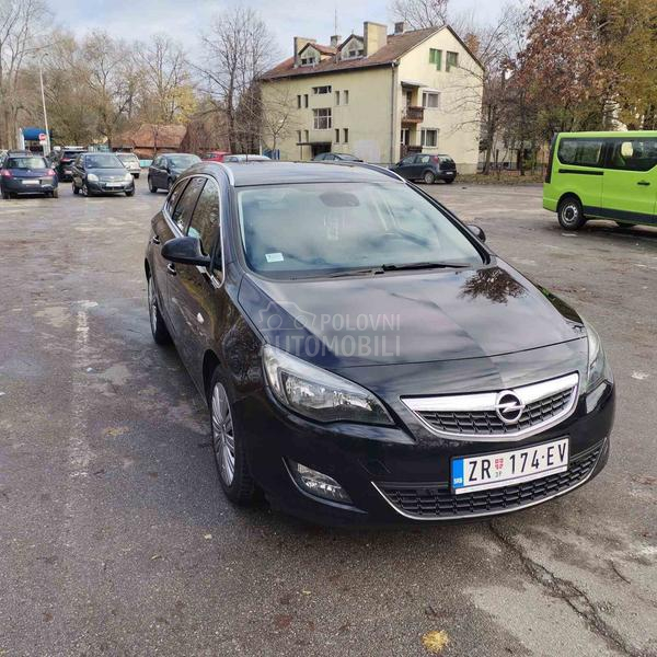 Opel Astra J 