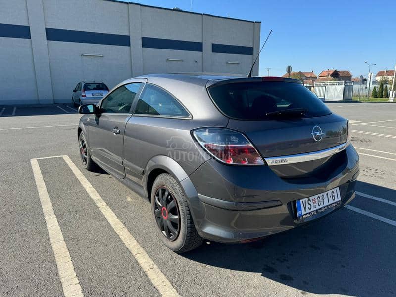 Opel Astra H GTC