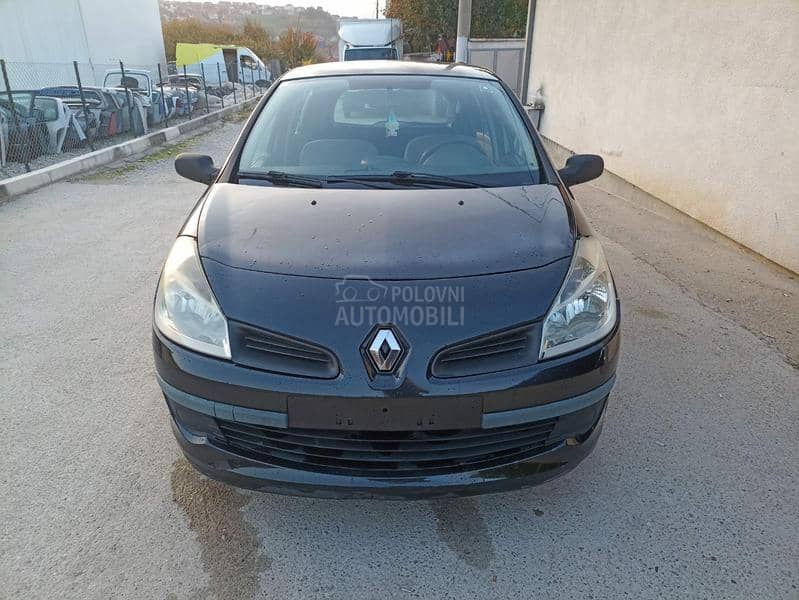 Renault Clio NV676 2006. god. -  kompletan auto u delovima