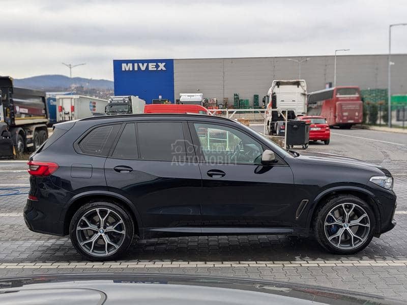 BMW X5 M M50 Compatision