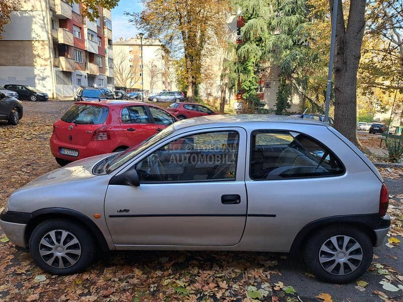 Opel Corsa B 