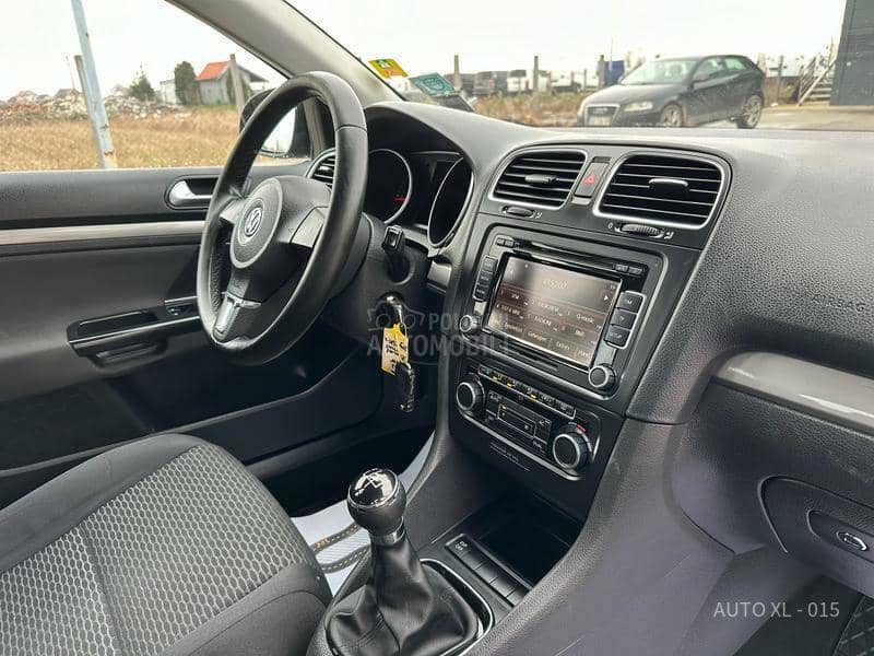 Volkswagen Golf 6 1.6 TDI // NAV