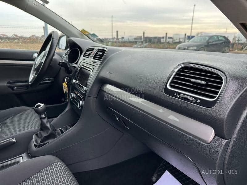 Volkswagen Golf 6 1.6 TDI // NAV