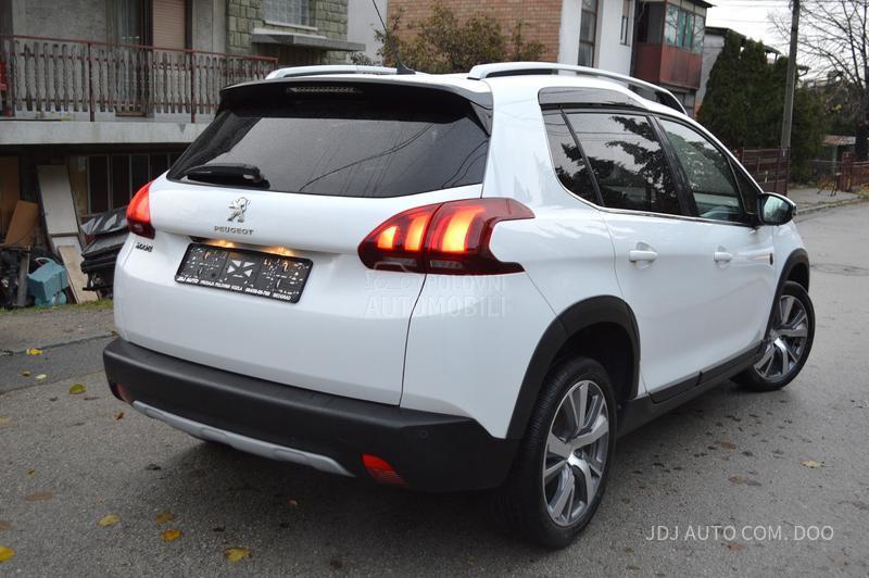 Peugeot 2008 1.2 PureTechCrossway