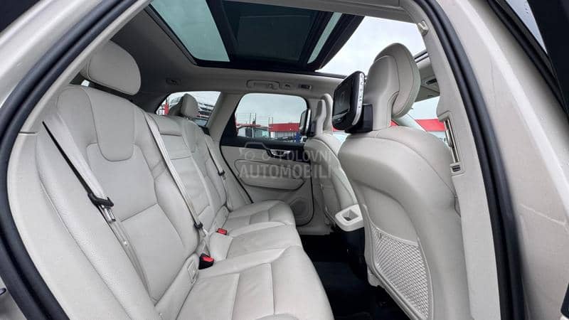 Volvo XC60 Inscription/Pano/AWD