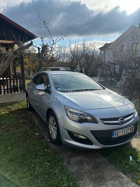 Opel Astra J 