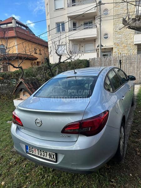 Opel Astra J 