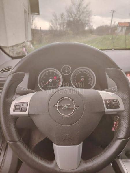 Opel Astra H 