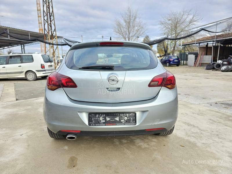 Opel Astra J 1.4