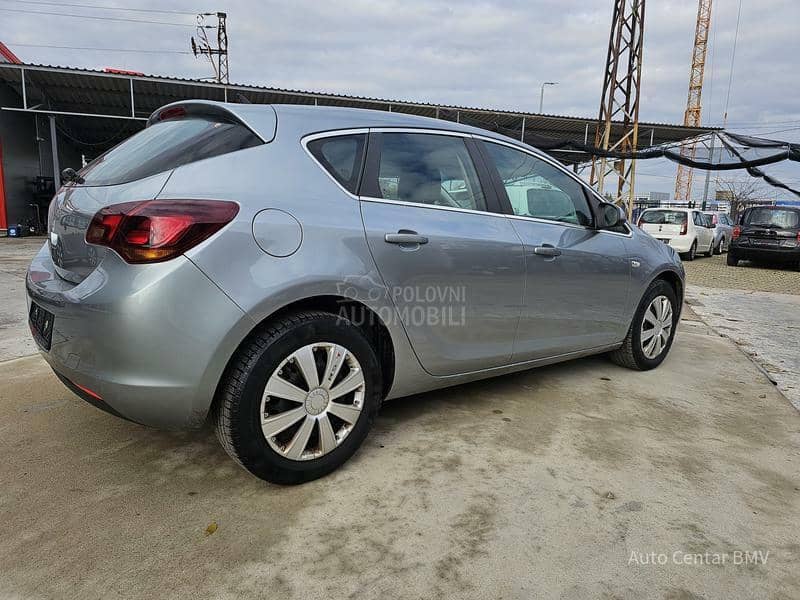 Opel Astra J 1.4