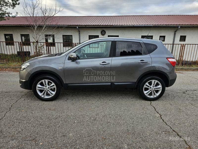 Nissan Qashqai 1.6B  P A N O