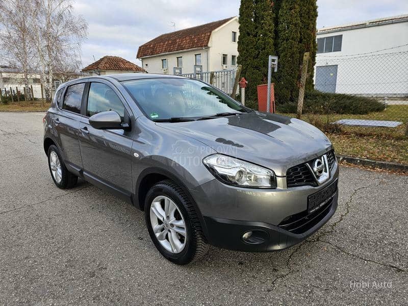 Nissan Qashqai 1.6B  P A N O