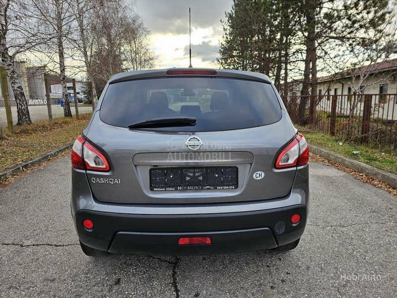 Nissan Qashqai 1.6B  P A N O