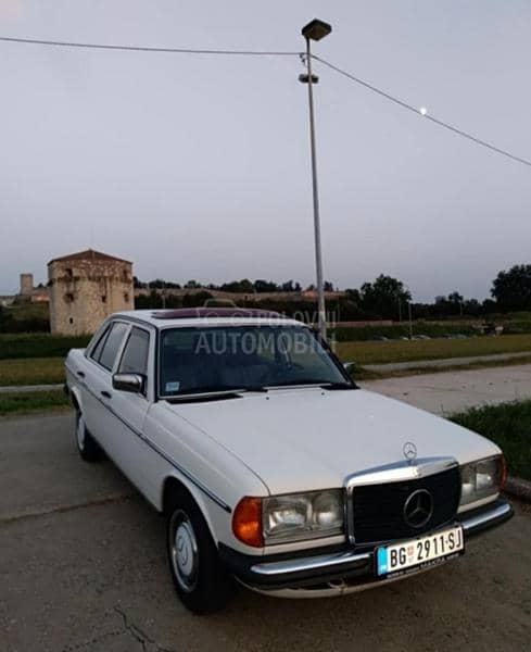 Mercedes Benz W123 230E