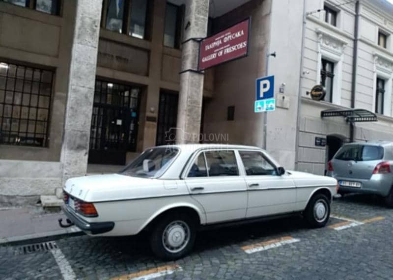 Mercedes Benz W123 230E