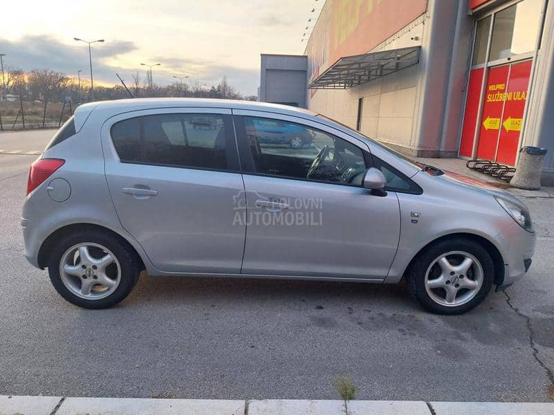 Opel Corsa D 1.2b