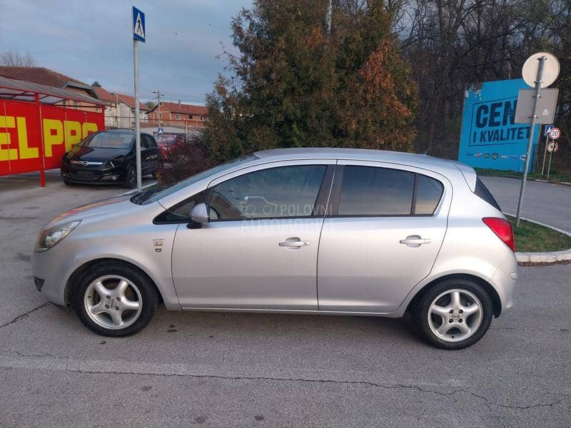 Opel Corsa D 1.2b