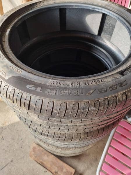 Pirelli 255/45 R19 Letnja