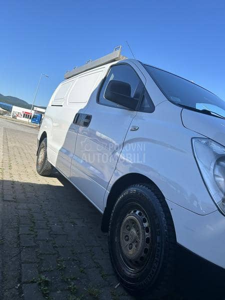 Hyundai H-1 2.5td