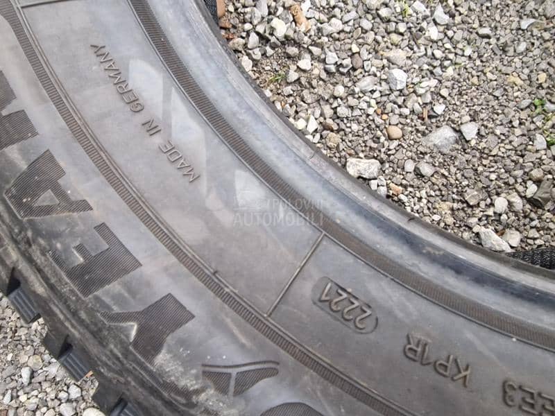 Goodyear 215/65 R17 Zimska