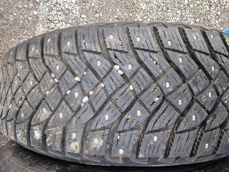 Goodyear 215/65 R17 Zimska