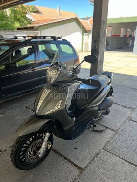 Piaggio Beverly 300