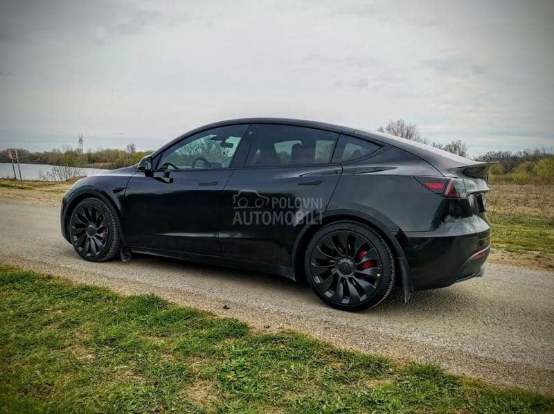 Tesla Model Y Performance AWD