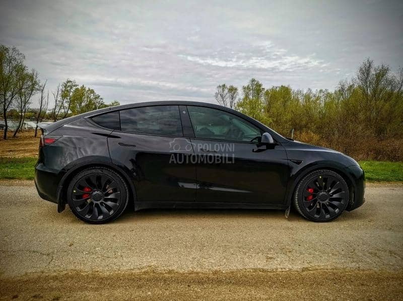 Tesla Model Y Performance AWD