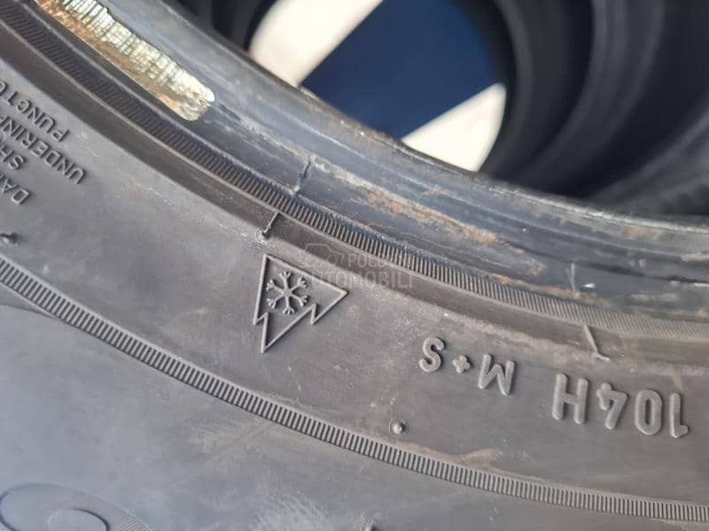 Pirelli 215/70 R16 Zimska
