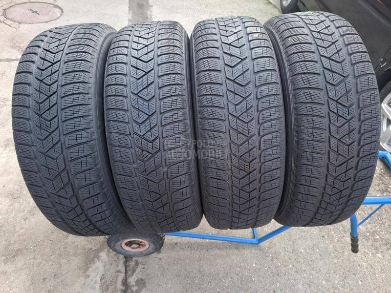 Pirelli 215/70 R16 Zimska