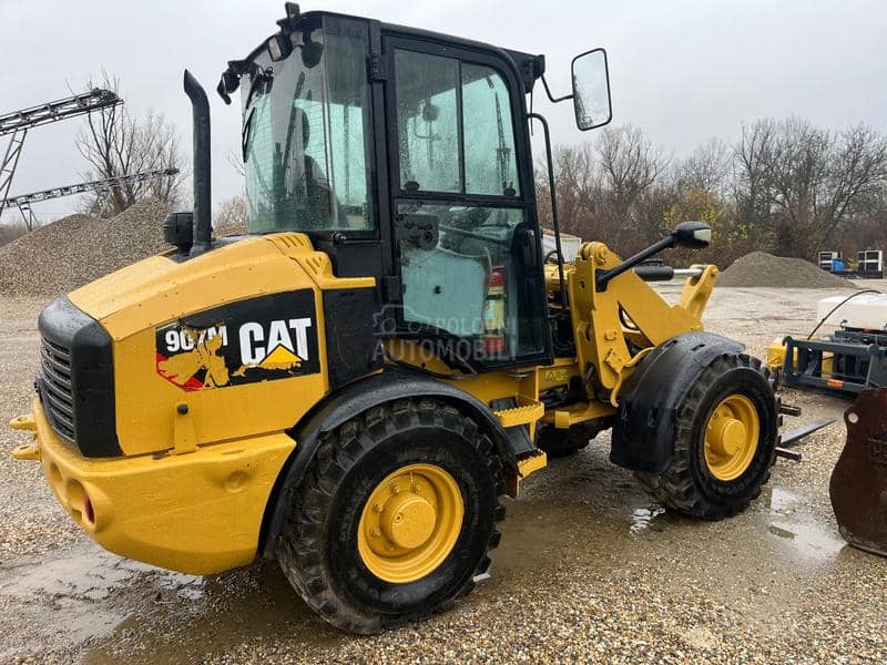 CAT 907M