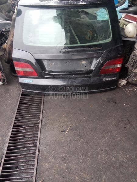 Zadnja hauba karavan